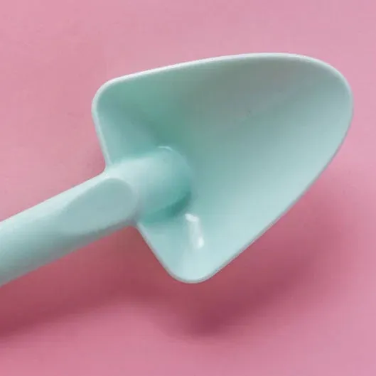 little diggers beach spade
